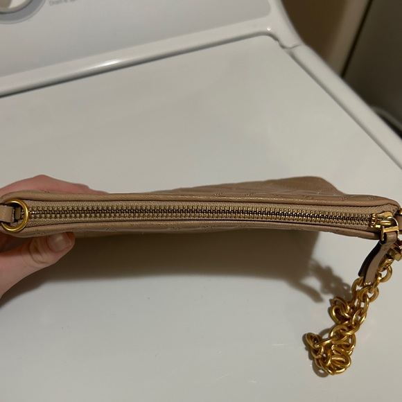 Tory Burch Fleming Crossbody Soft Leather Bag/Clutch in New Mink color - Picture 5 of 12